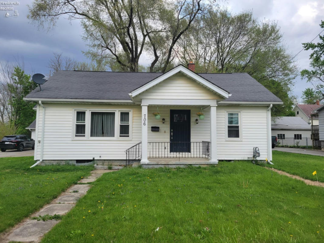 706 S MAIN ST, CLYDE, OH 43410, photo 1 of 17